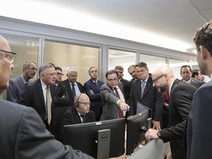 Presidente Tutmés Airan conhece sistema integrado de segurança do TJSP