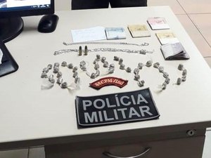 Jovem é preso com drogas e munições no Centro de Cajueiro