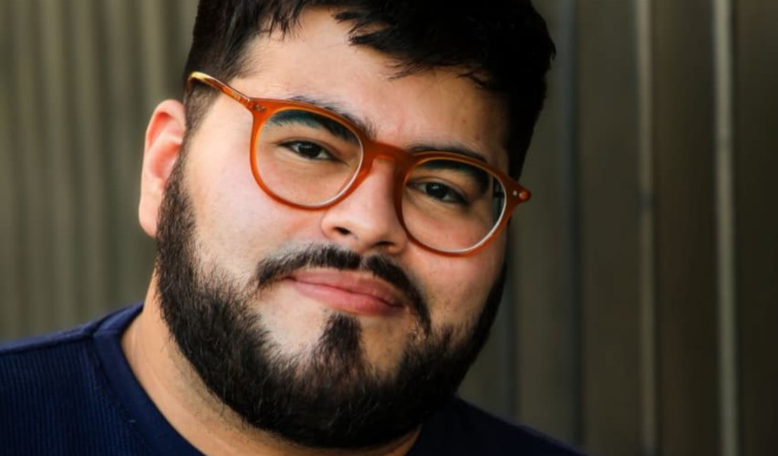 Jornalista alagoano Maylson Honorato estreia na ficção com ‘Bromélias Imaginárias’; livro está em pré-venda