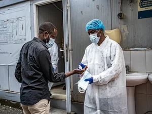 Surto de ebola pode ser um dos maiores da história, apontam cientistas