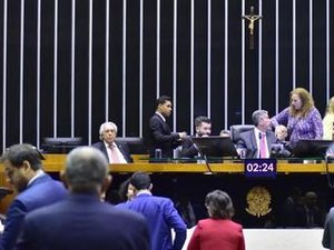 Auxílio-moradia, gasolina e viagens: benefícios a deputados custaram R$ 123,8 milhões em 2023