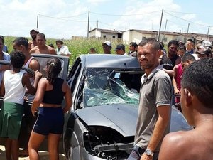 Veículos colidem e quatro pessoas ficam feridas na AL-210