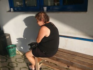 Mulher furta roupa de loja e acaba presa em Arapiraca