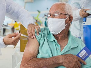Idosos com 78 anos vão receber vacina a partir de segunda (08)