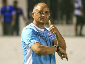 Josué Teixeira deixa comando do Remo; Oliveira Canindé é o novo técnico