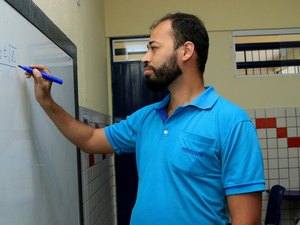 Concursos e programas promovem valorização de profissionais da rede estadual de ensino
