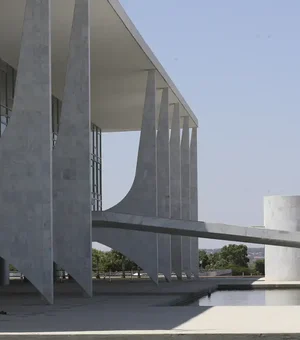 Isenção da 'taxa das blusinhas' em compras até US$ 50 é sancionada