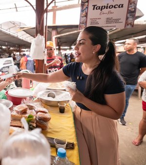 Deputada Gabi Gonçalves entrega Placa de Patrimônio Cultural e Imaterial de Alagoas à tapioca da Dona Rosa, em Rio Largo