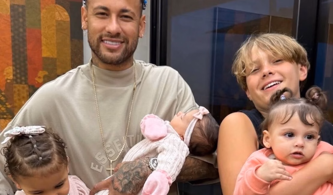Neymar encanta ao compartilhar foto com a filha caçula Mel; veja