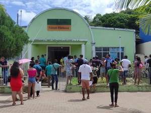 Cartório Eleitoral de Maragogi fica lotado no último dia para emissão de título