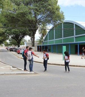 Cepa Vivo leva apresentações e oficinas folclóricas a alunos e comunidade