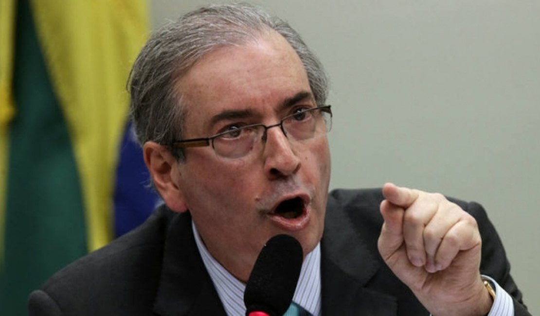 Investigado, Eduardo Cunha cancela viagem à Itália