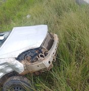 Capotamento deixa dois feridos na zona rural de Joaquim Gomes
