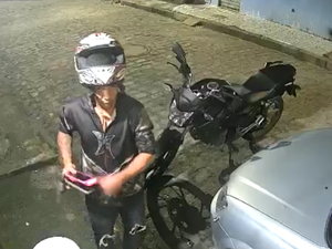 Polícia investiga se tráfico ou roubo de moto estão ligados à morte de homem encontrado em cacimba