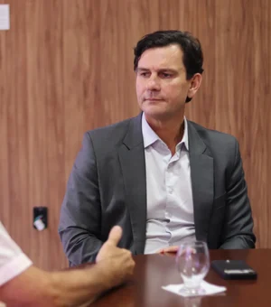 AMA mobiliza prefeitos para reunião com TCE sobre preenchimento de índices