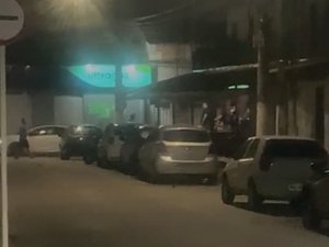 [Vídeo] Confronto entre torcedores termina com disparos em bar na Cruz das Almas