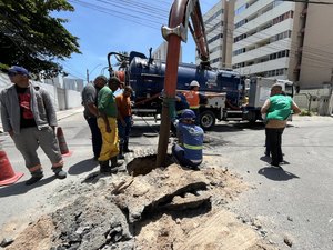 Prefeitura autua BRK Ambiental por ligação clandestina de esgoto na Ponta Verde