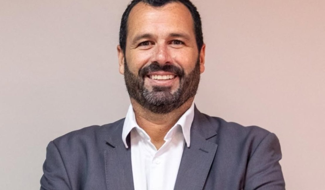 Sem mandato, Fernando Hollanda ganha cargo secundário no governo de Paulo Dantas