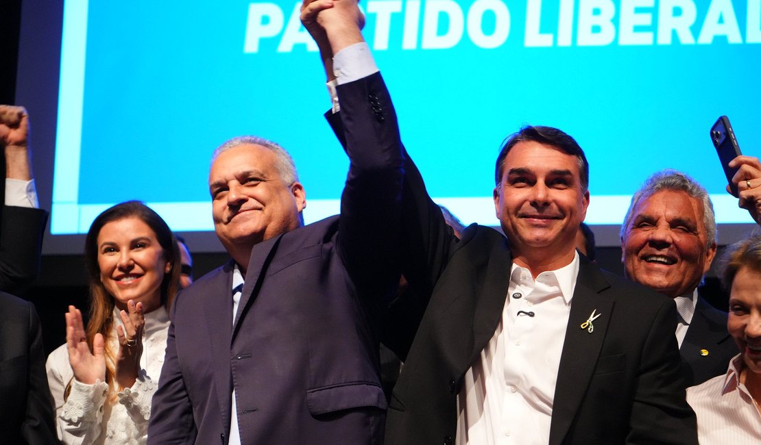 Gaspar recebe três missões de Flávio Bolsonaro enquanto candidato a vice