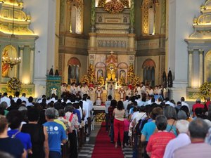 Católicos se reúnem na Catedral no dia da Padroeira de Maceió