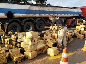 Polícia apreende quase 3 toneladas de maconha escondidas em tanque de caminhão