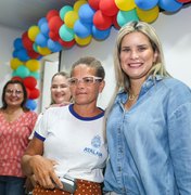 'Um Novo Olhar': Prefeita Ceci lança programa para fornecer óculos a alunos da EJA em Atalaia