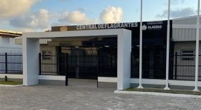 Homem é preso após invadir casa e agredir companheira no Prado