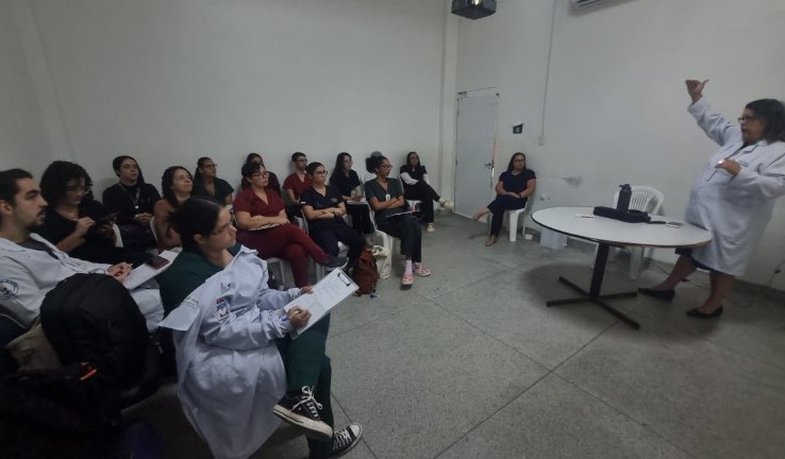 Hospital de Emergência do Agreste realiza capacitação para Residentes em Saúde sobre Vigilância Epidemiológica