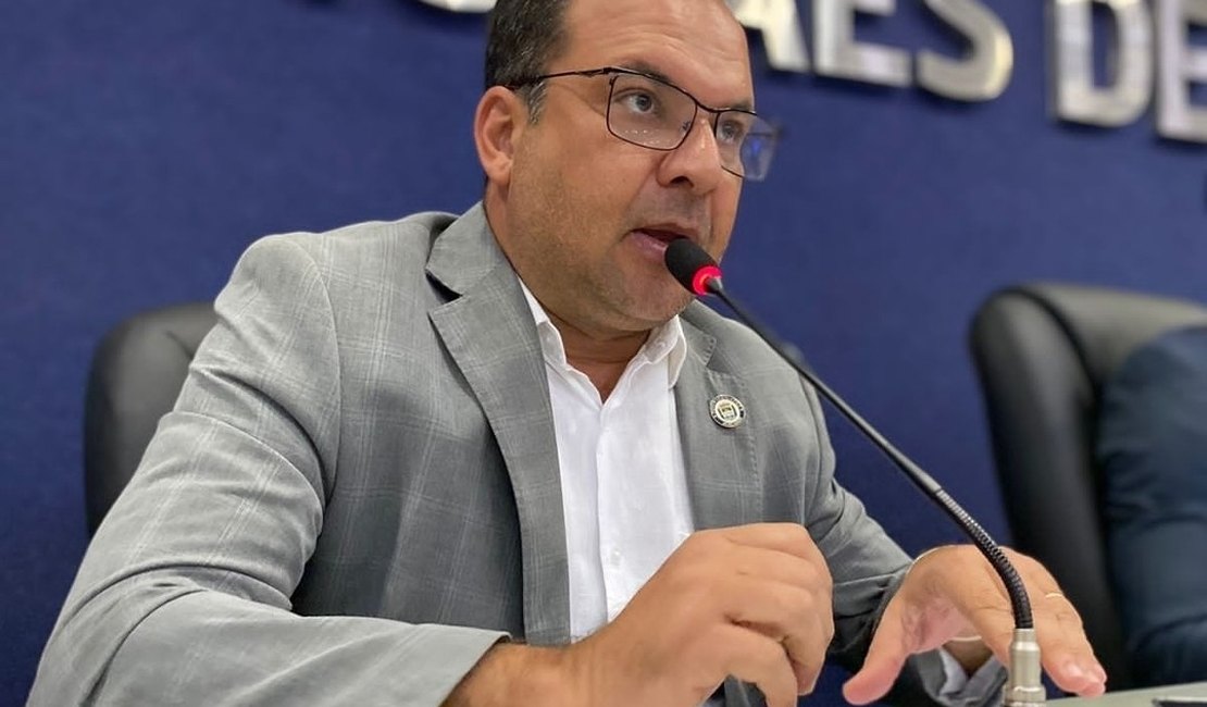 Francisco Sales critica uso do Canal do Sertão e cobra irrigação no interior