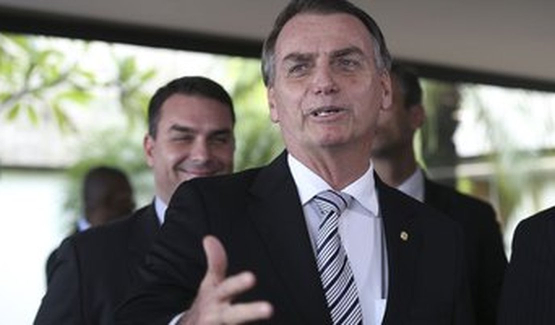 Jair Bolsonaro chega hoje a Brasília para reuniões com MDB, PRB, PR e PSDB