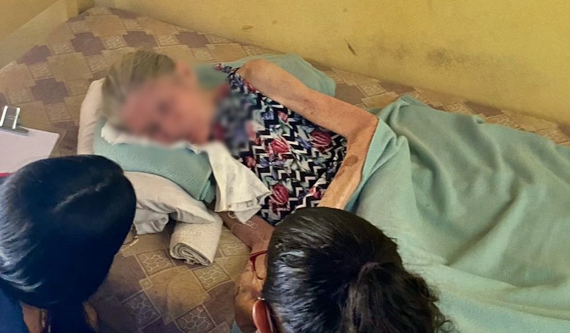 Filha de idosa de 76 anos denuncia irmão por maus tratos contra a mãe