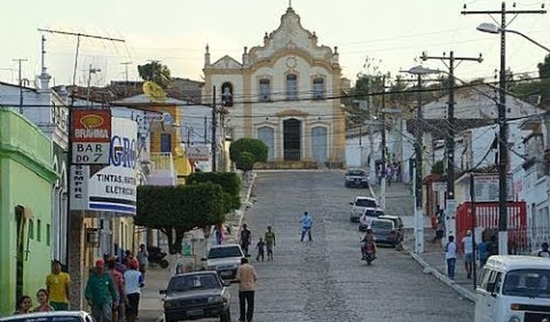 Polícia apreende arsenal durante operação na zona rural de Anadia