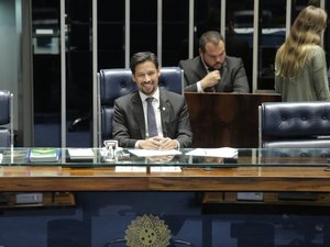 Rodrigo Cunha pede audiência no Senado sobre bairro do Pinheiro