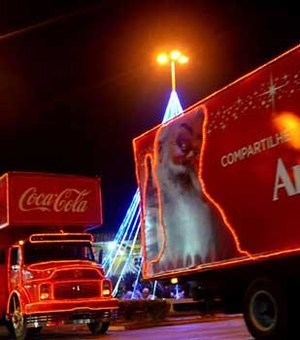 Papai Noel chega a Arapiraca junto com a Caravana Iluminada Coca-Cola