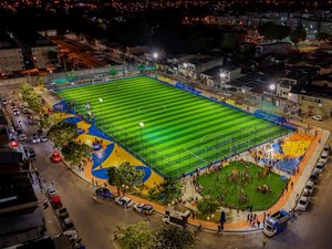 JHC entrega areninha no Benedito Bentes e reforça compromisso com os mais pobres