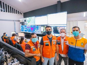 Prefeito JHC monitora chuvas e anuncia medidas de apoio às famílias