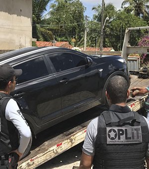 Polícia Civil recupera veículo roubado depenado na parte baixa de Maceió