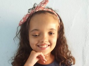 Menina de oito anos precisa de doação de sangue A+ para realizar cirurgia de reconstrução facial 