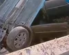Carro capota após condutor perder controle direcional em Poço das Trincheiras