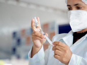 Gestantes e puérperas que tomaram 1ª dose da Astrazeneca podem tomar 2ª dose da Pfizer