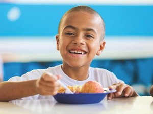 Governo triplica repasse para a merenda da rede estadual de Alagoas