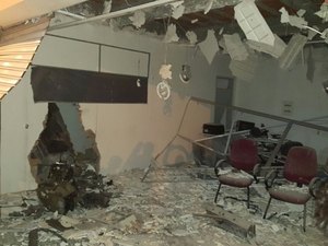 Criminosos explodem agência do Bradesco no Sertão