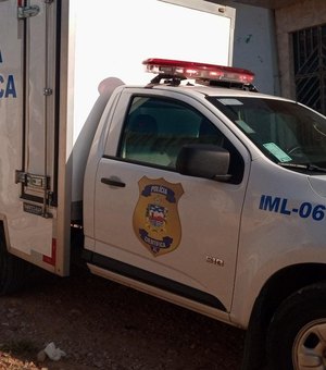 Jovem é executado em Teotônio Vilela e corpo passa por exames no IML de Arapiraca nesta sexta-feira (27)