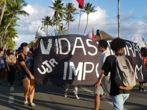Alagoanos protestam na orla de Ponta Verde contra assassinato de João Alberto