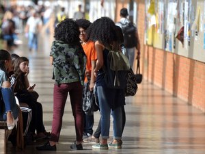 MEC anuncia repasse de R$ 200 milhões para universidades e institutos