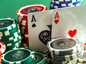 Qual a diferença do truco para o poker? Entenda as principais diferenças entre os jogos