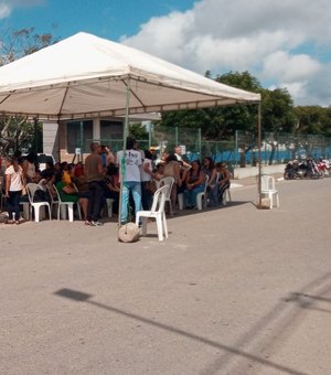 Profissionais da educação e Sinteal realizam protesto em Arapiraca