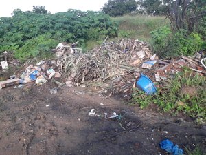 Prefeito comete crime ambiental para não pagar Central de Tratamento de lixo 