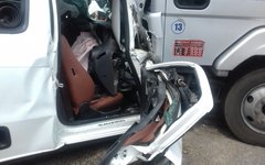 Acidente na Via Expressa deixa motorista gravemente ferido 