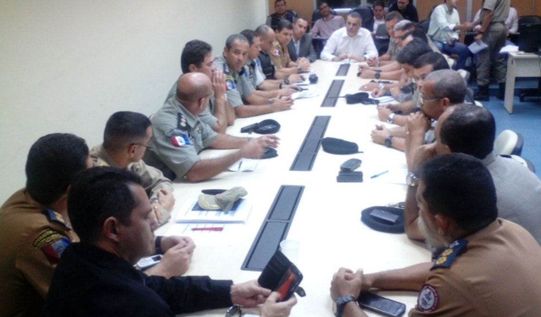 Cúpula da Segurança Pública avalia a mobilização dos militares